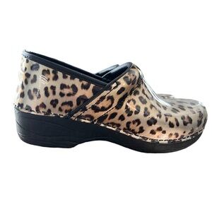 Women’s Dansko XP leopard clog.  Size 38.